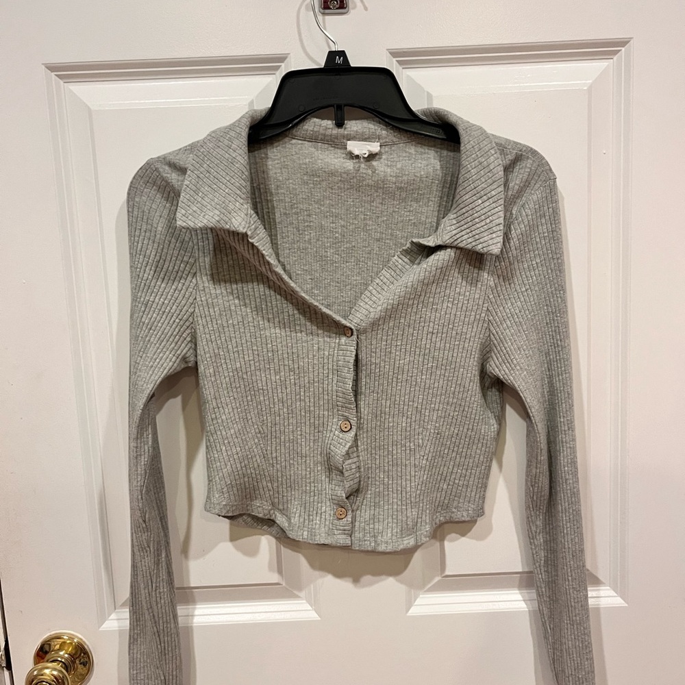 Grey Collared Button-Down Baby-Tee (L)